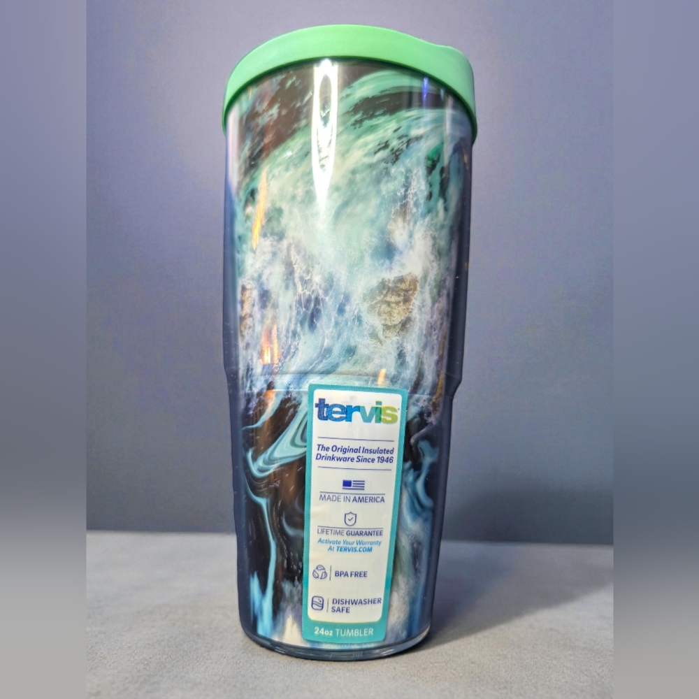 Tervis 24oz Insulated Tumbler with Lid Gradient Water Geo Design